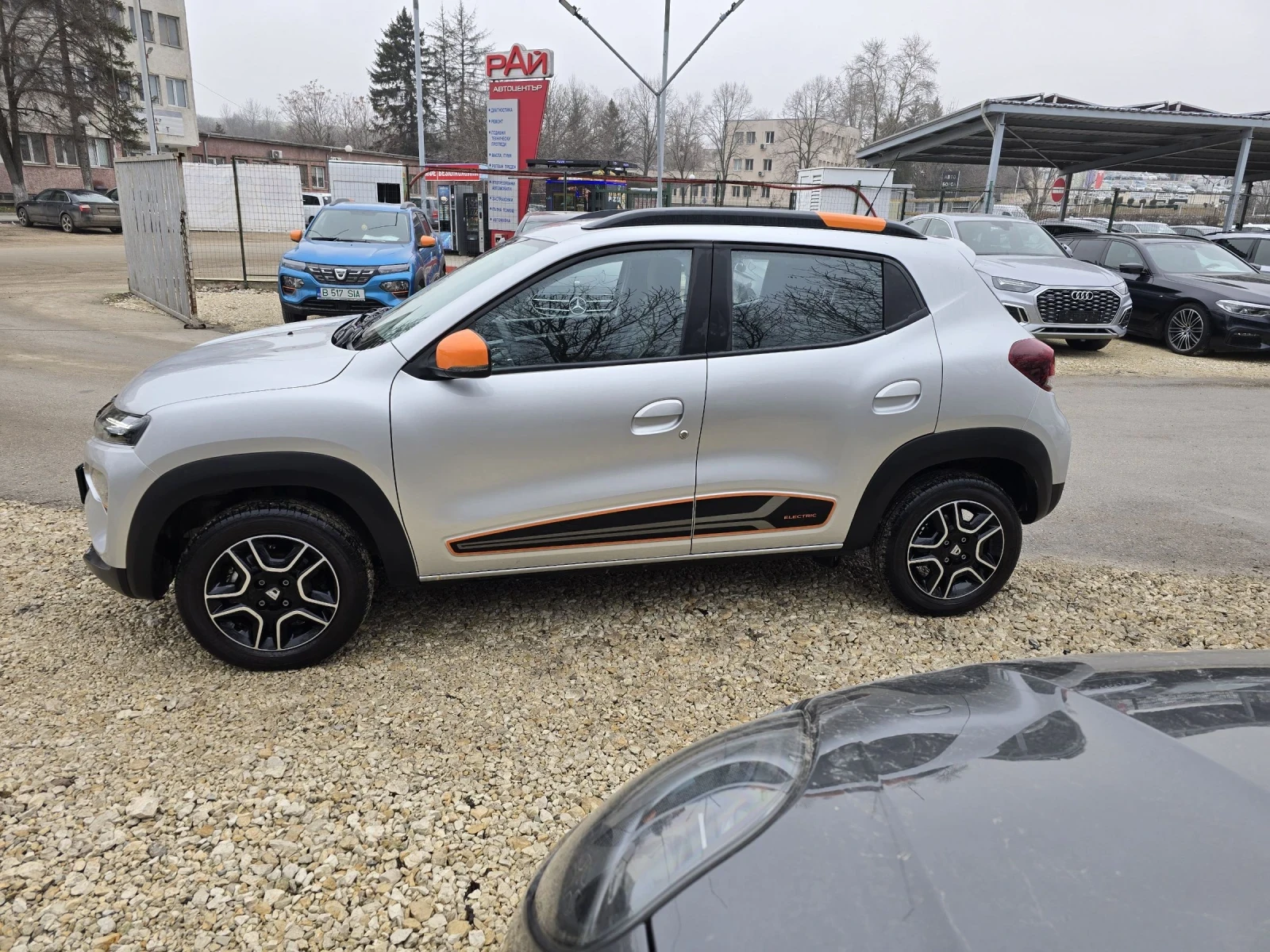 Dacia Spring Comfort Plus 45 CCS Гаранция Лизинг - изображение 2