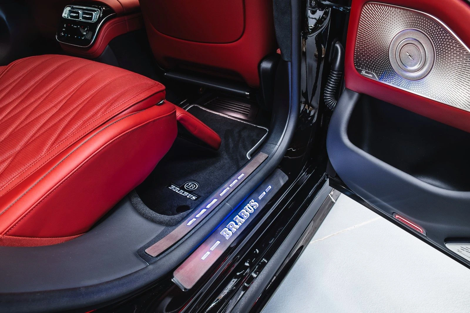 Mercedes-Benz S 63 AMG BRABUS B930/FULL CARBON/CERAMIC/BURM 4D/PANO/22/ | Mobile.bg   14