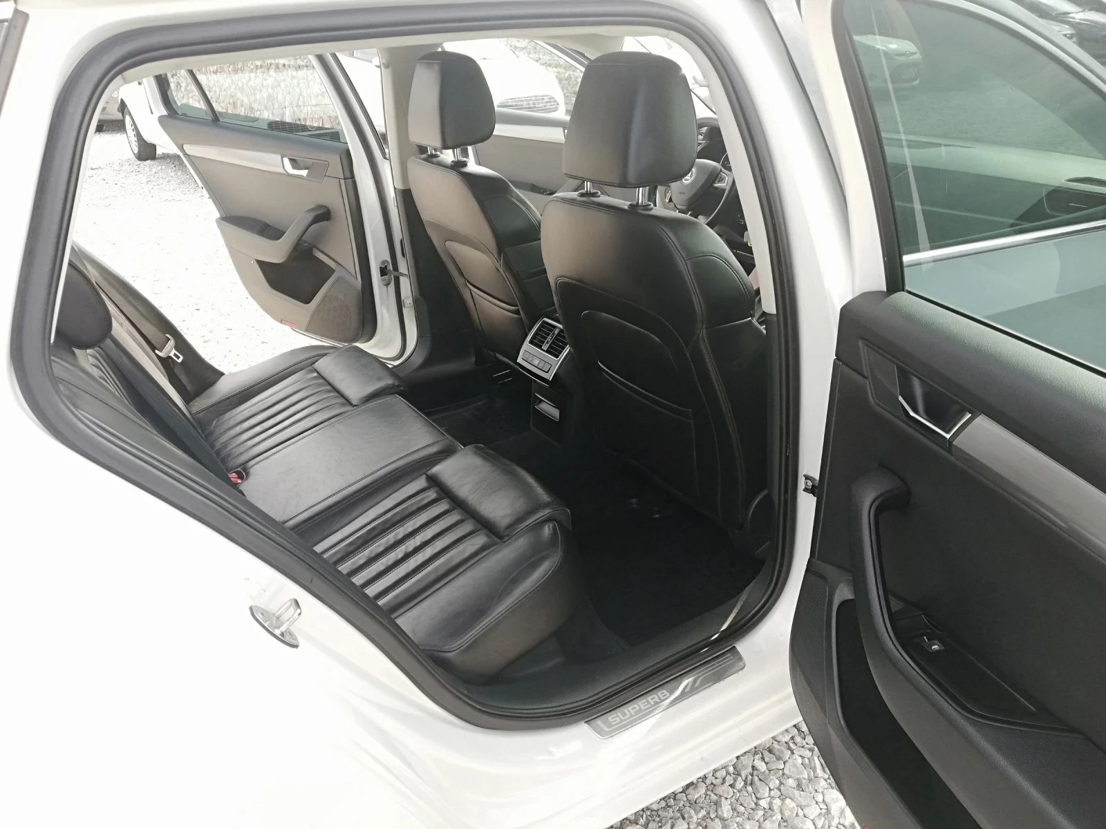 Skoda Superb 2.0tdi kli navi avt 190 | Mobile.bg   11