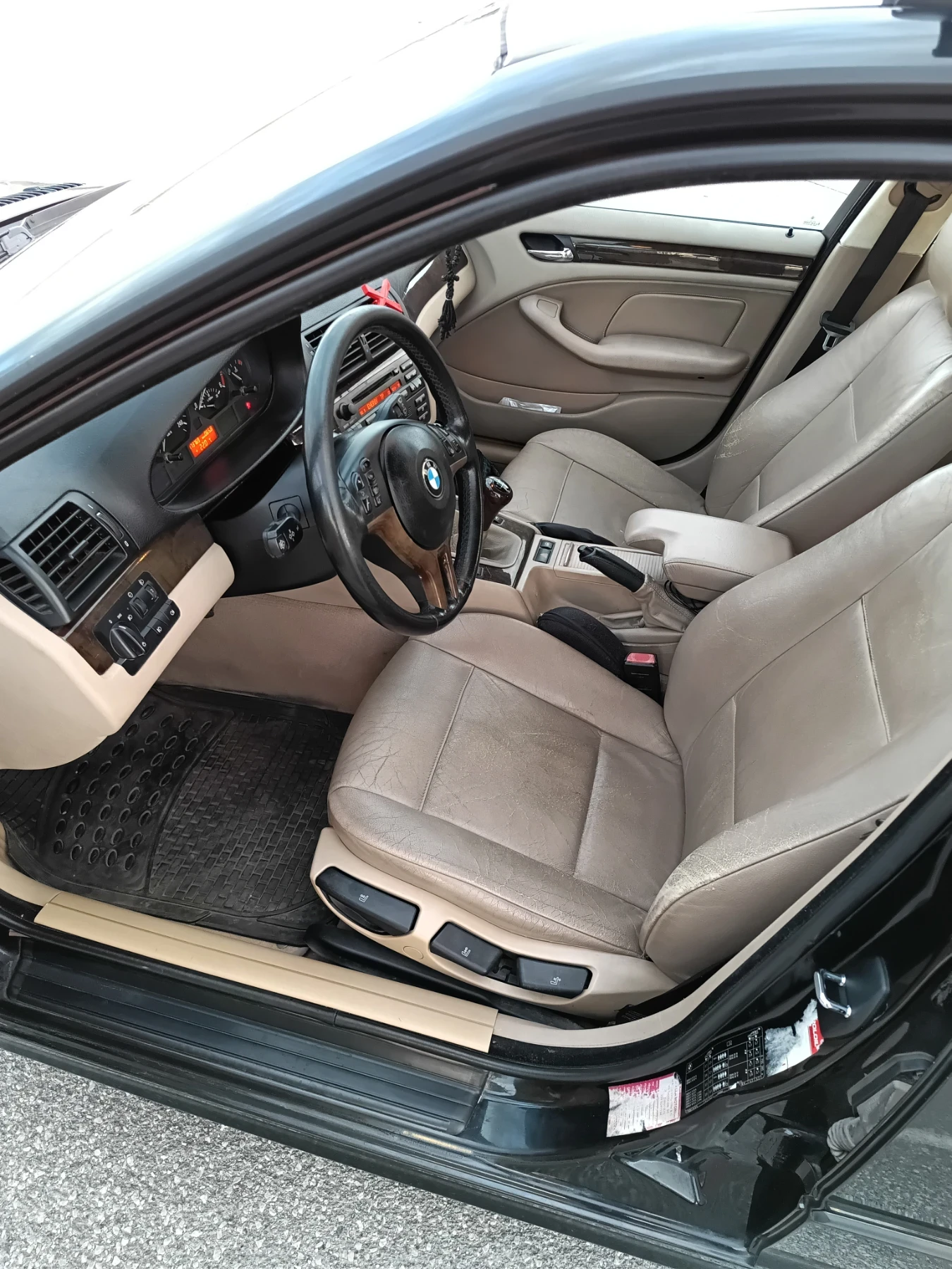 BMW 320 320d Touring  - изображение 10