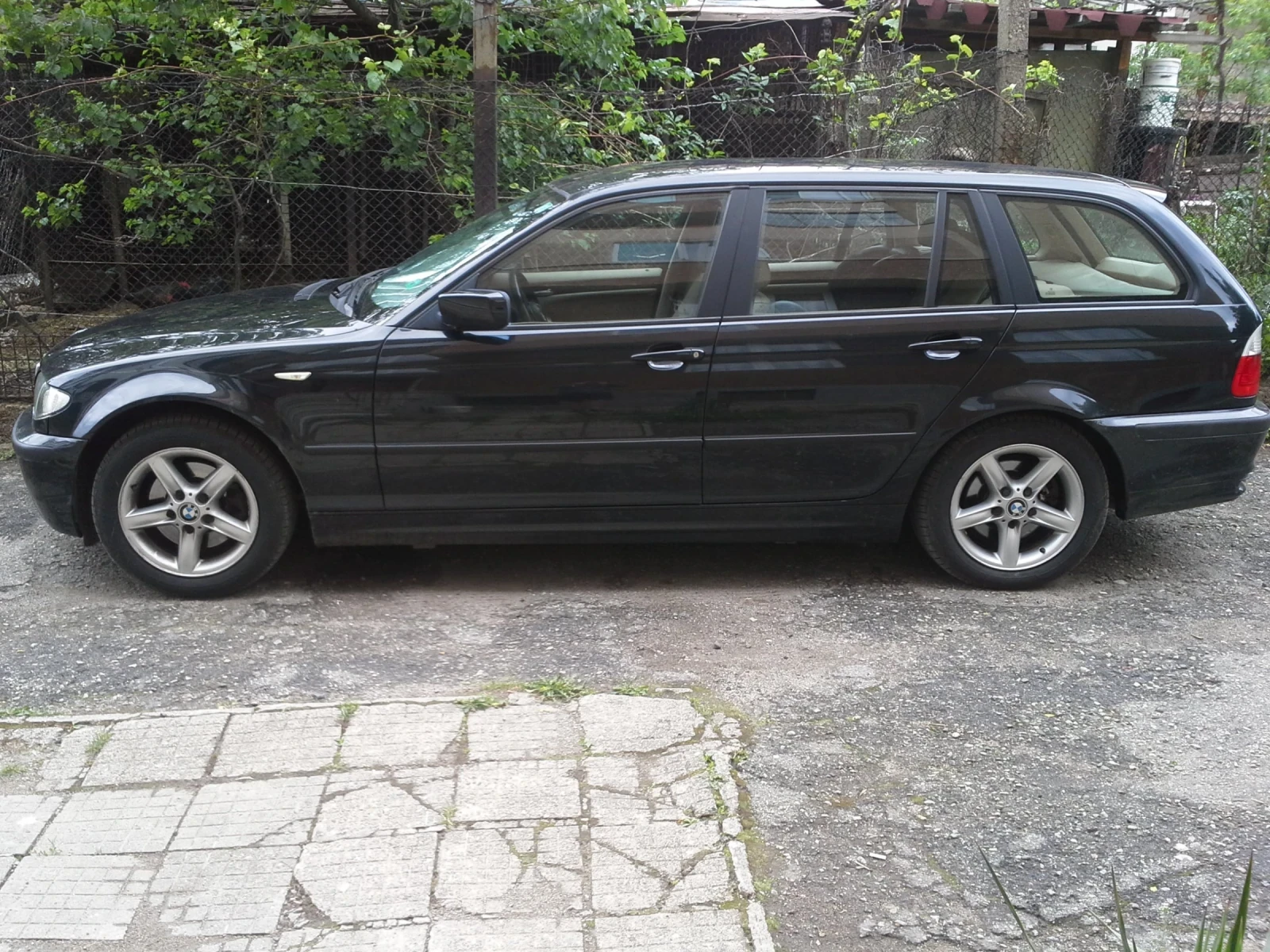 BMW 320 320d Touring  - изображение 2