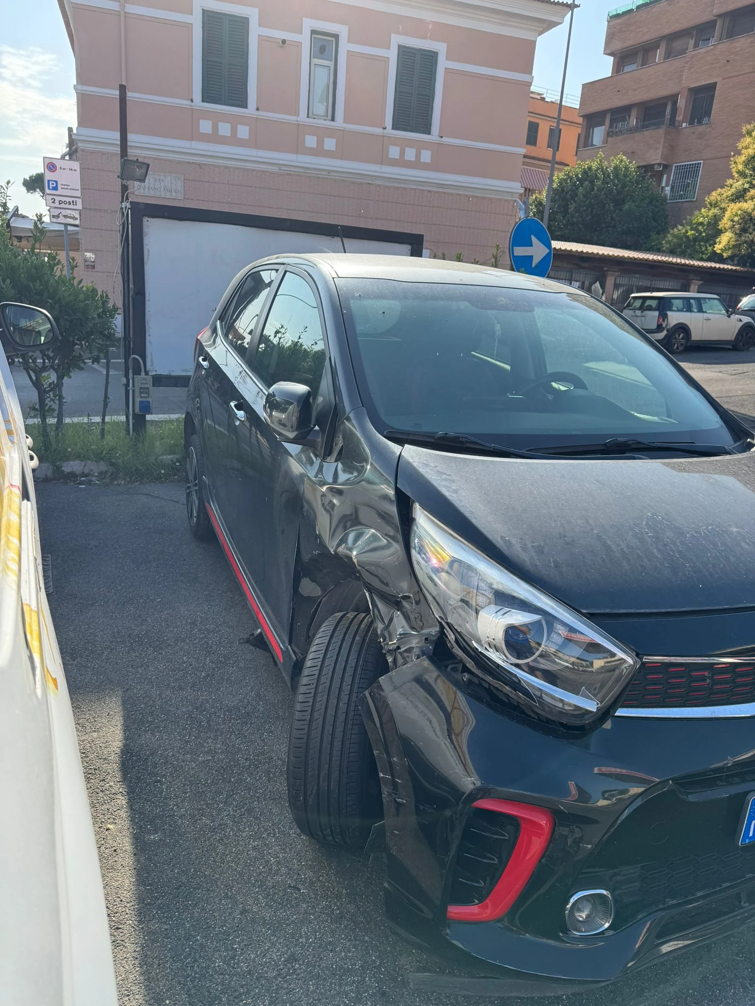 Kia Picanto 1.I GT-LINE - изображение 2