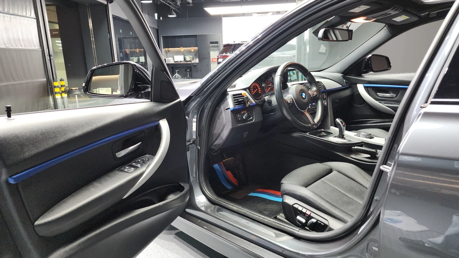 BMW 320 3 Series (F30 320i M Sport - изображение 10