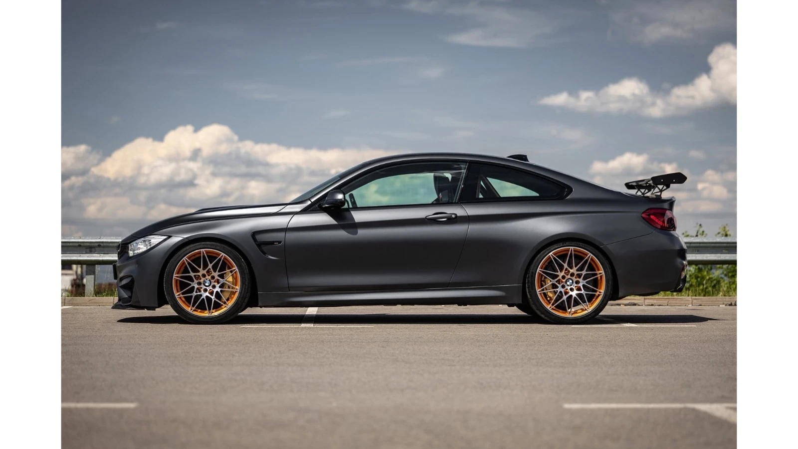 BMW M4 GTS - изображение 10