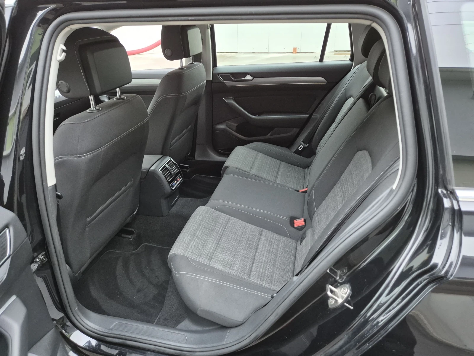 VW Passat 2.0TDI Face Digital Distr Keyless   | Mobile.bg   13