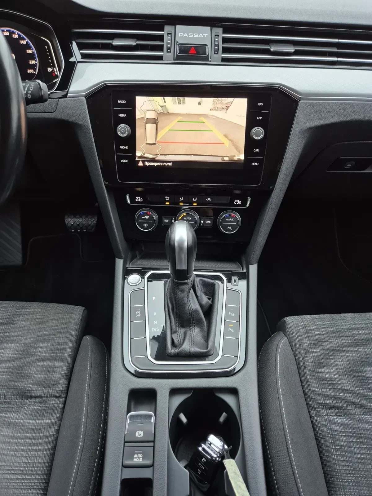 VW Passat 2.0TDI Face Digital Distr Keyless   | Mobile.bg   15