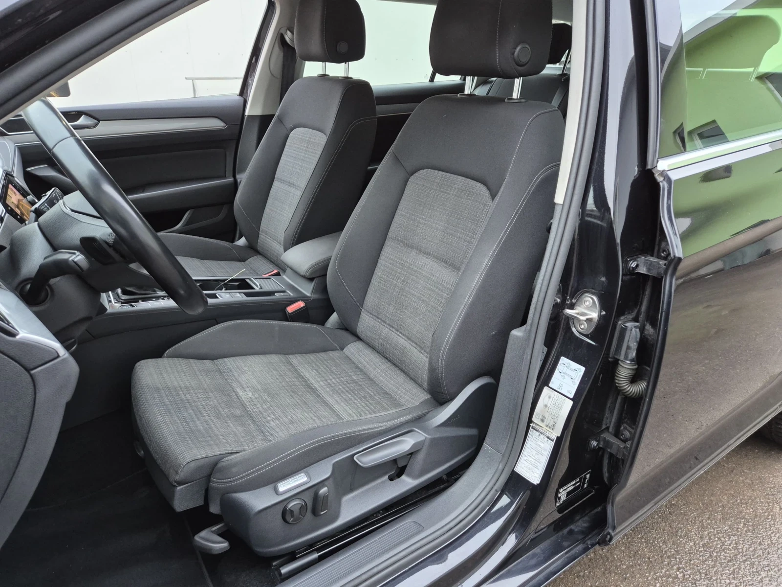 VW Passat 2.0TDI Face Digital Distr Keyless   | Mobile.bg   10