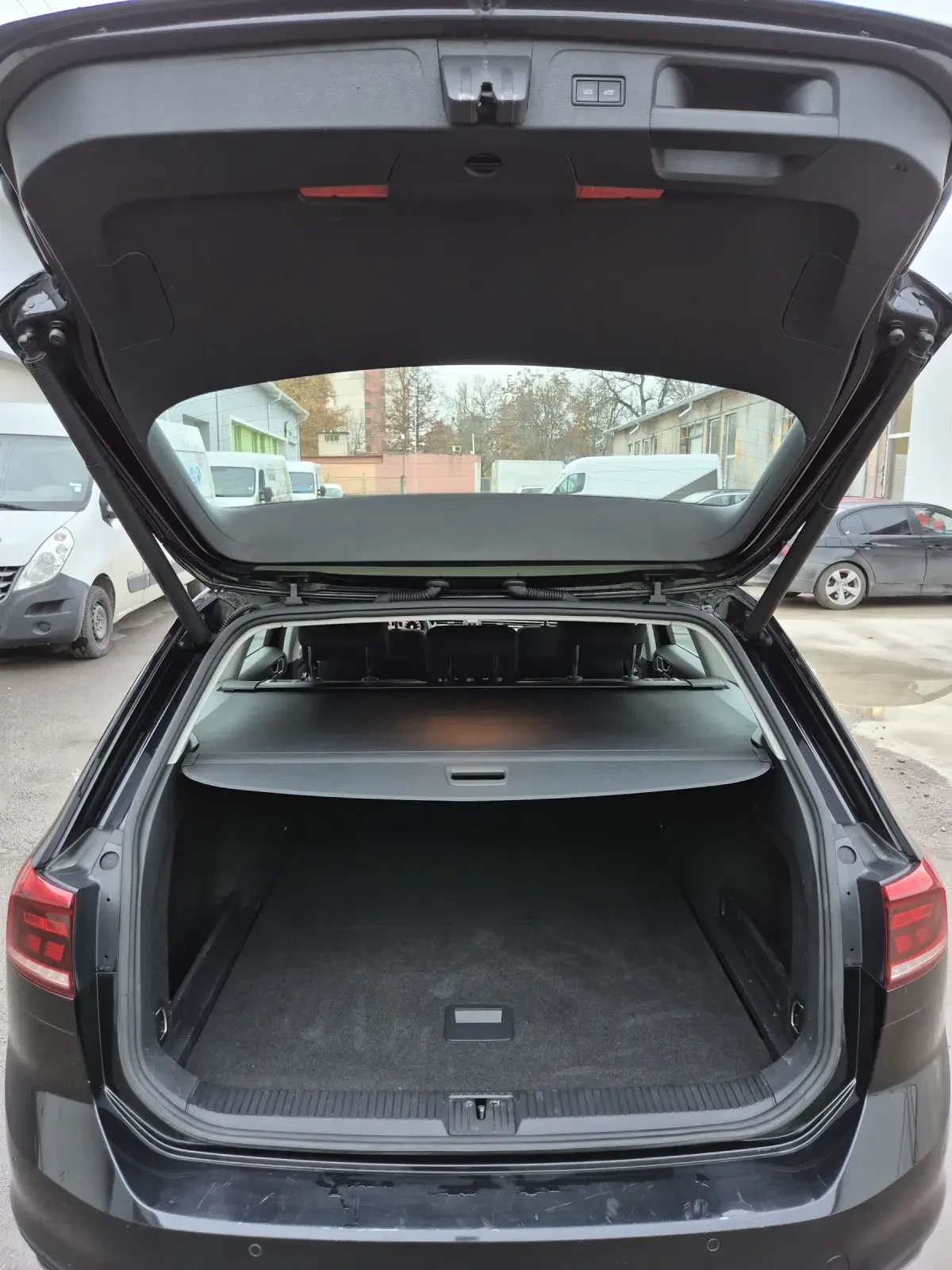 VW Passat 2.0TDI Face Digital Distr Keyless   | Mobile.bg   16