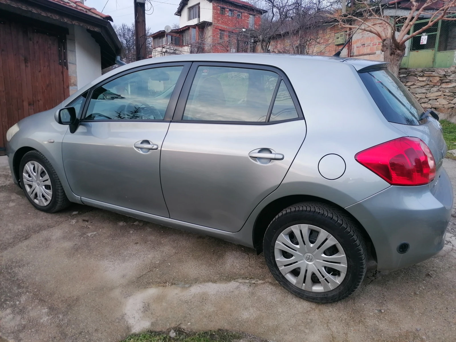Toyota Auris  - изображение 5