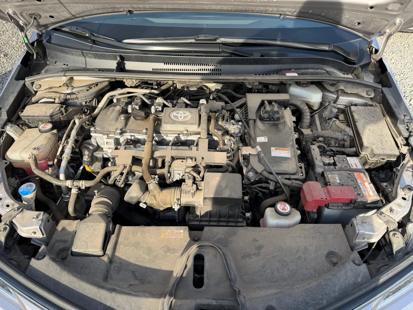 Toyota Corolla 1.8 Бензин-Хибрид, снимка 16 - Автомобили и джипове - 53800633