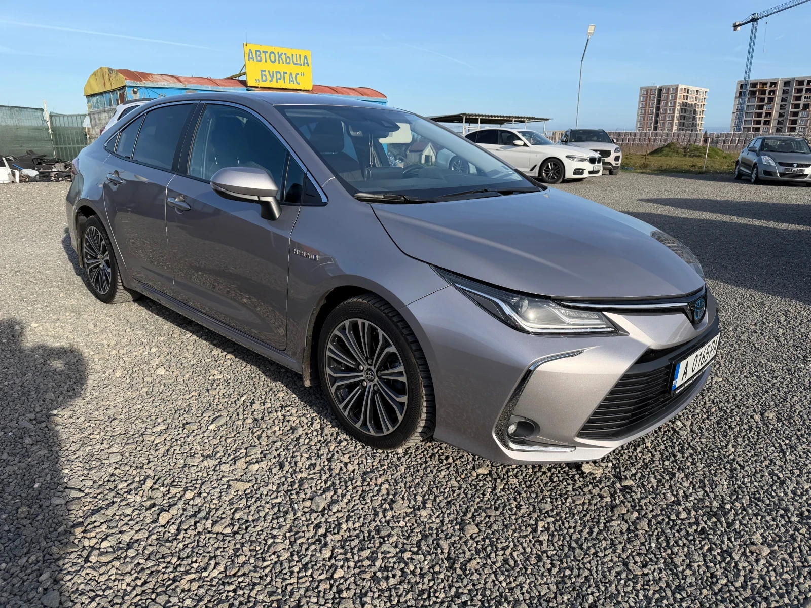 Toyota Corolla 1.8 Бензин-Хибрид