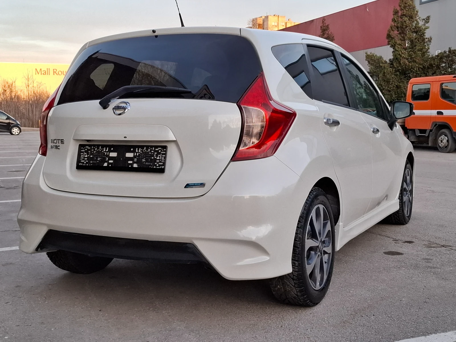 Nissan Note 1.5dCi 90hp * EURO 6 * NAVI * КАМЕРА * ЛИЗИНГ * , снимка 6 - Автомобили и джипове - 53802765