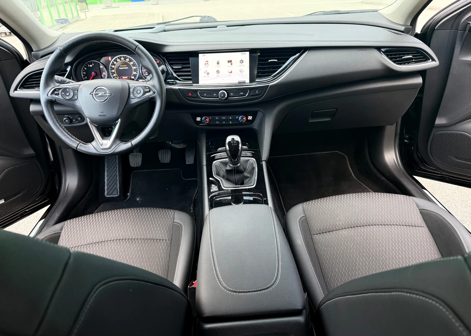 Opel Insignia Grand Sport, снимка 5 - Автомобили и джипове - 54672035