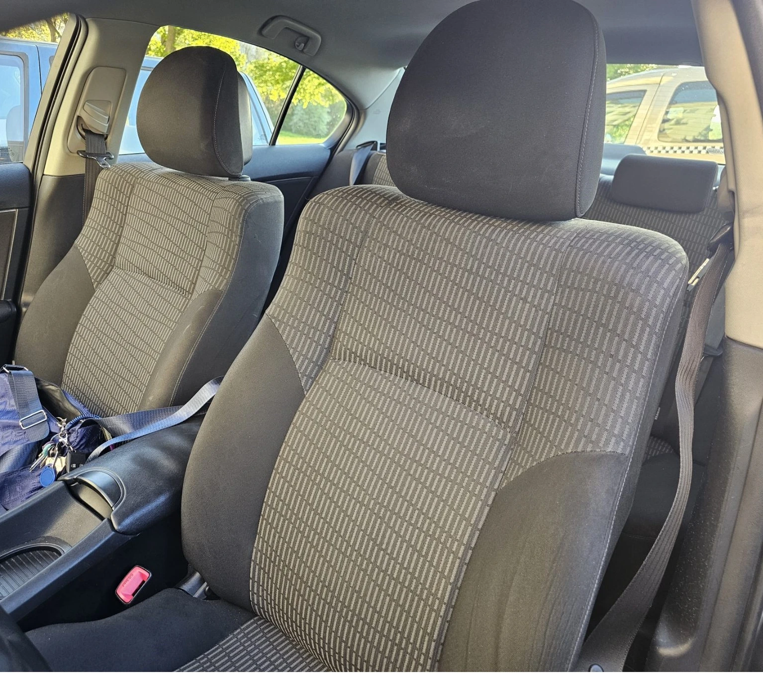 Toyota Avensis Saloon (T27), снимка 8 - Автомобили и джипове - 54847190