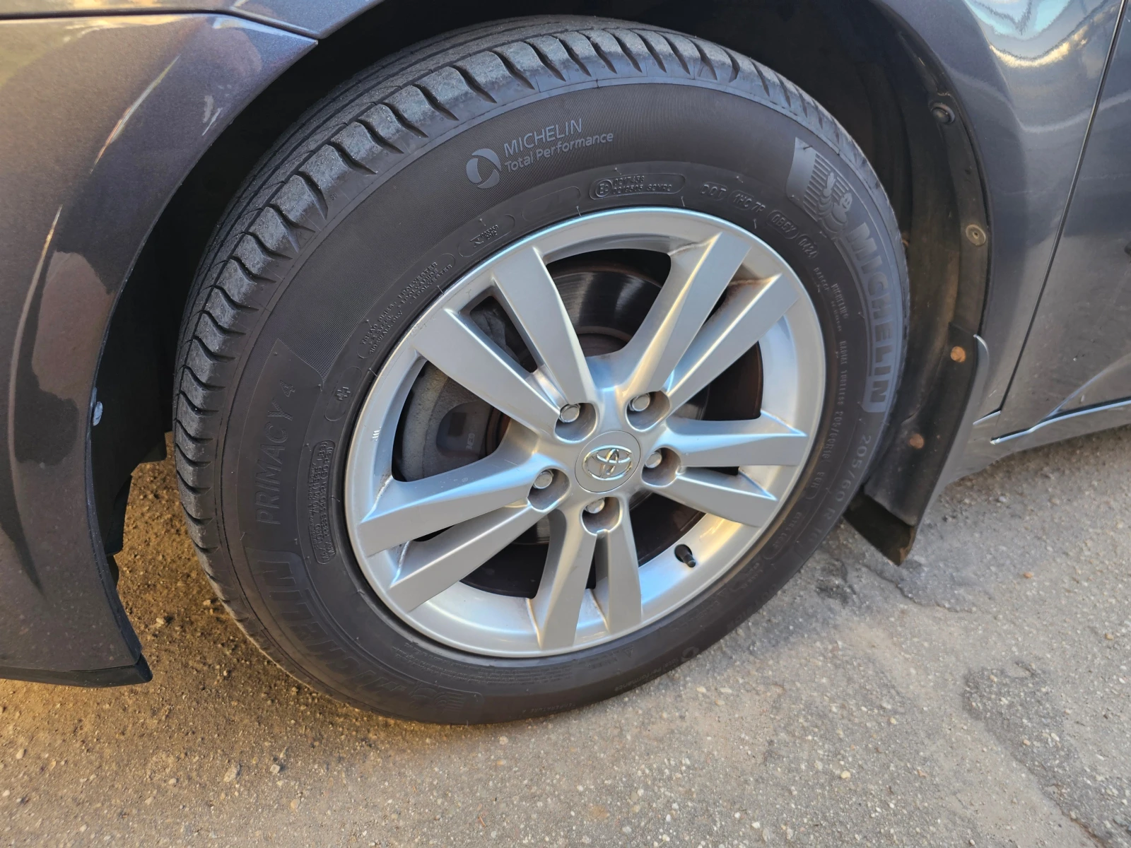Toyota Avensis Saloon (T27), снимка 5 - Автомобили и джипове - 54847190