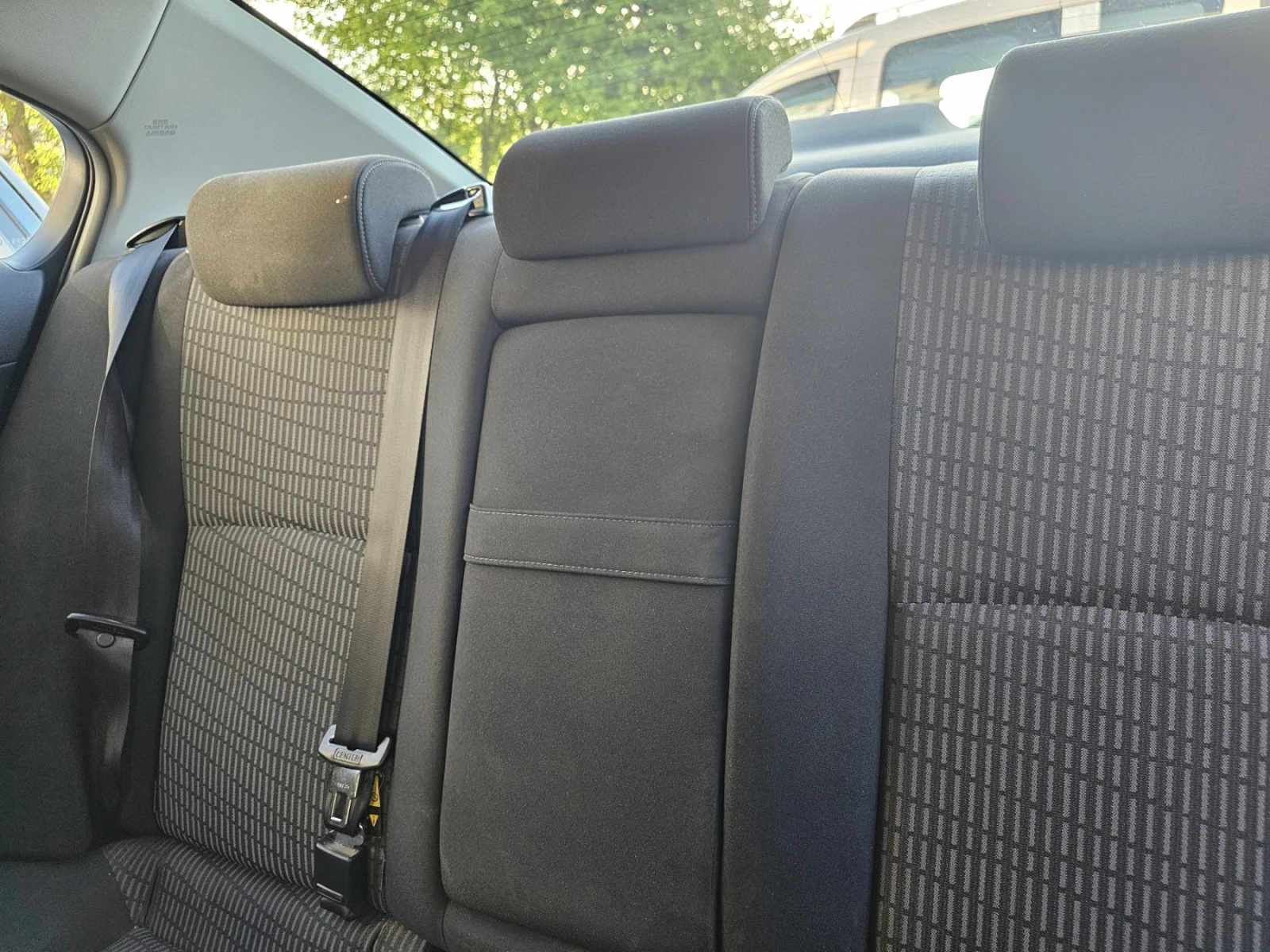Toyota Avensis Saloon (T27), снимка 7 - Автомобили и джипове - 54847190