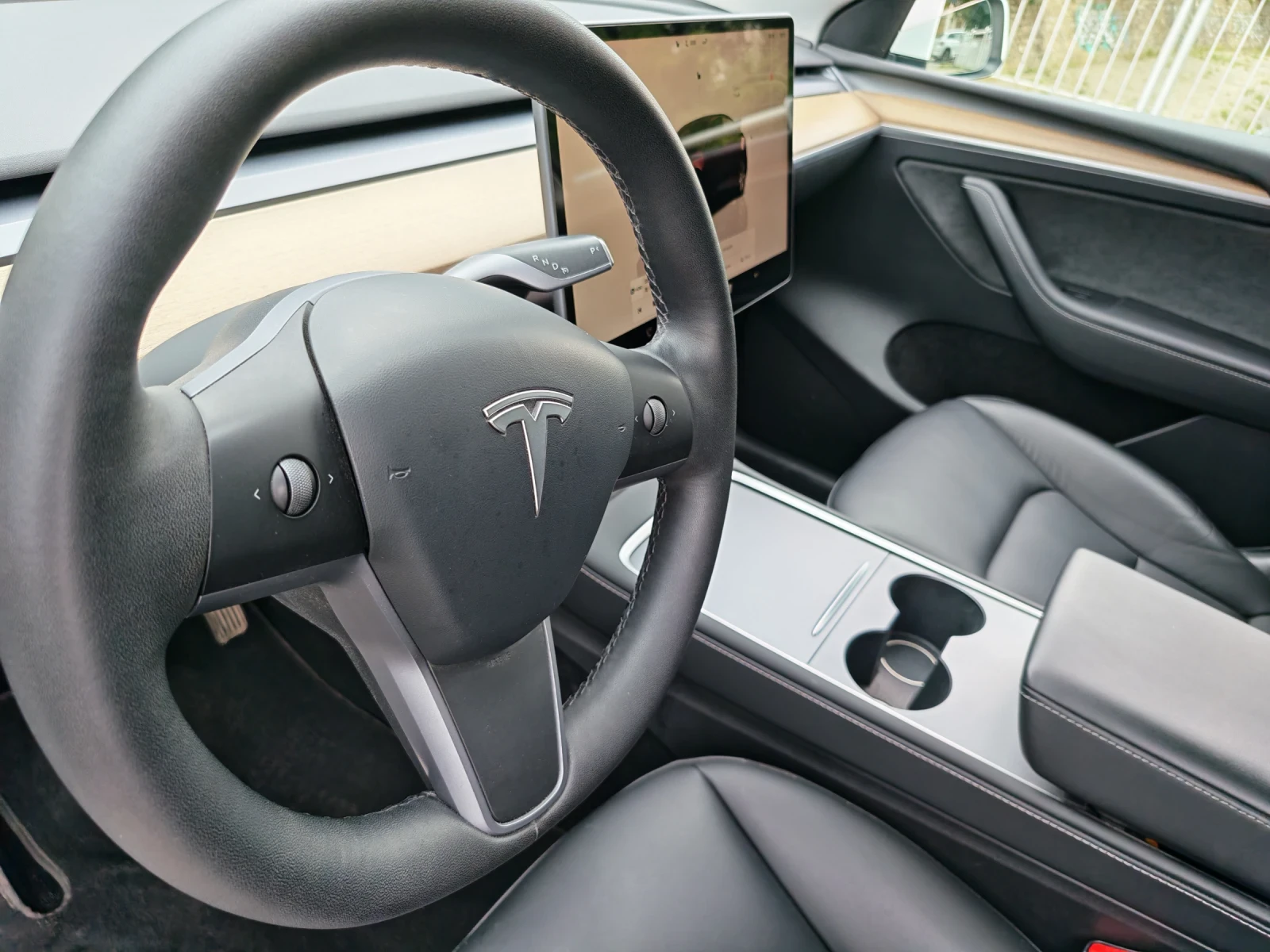 Tesla Model Y ГаранцияLONG/Европейска/Термопомпа/ryzen/FSD, снимка 10 - Автомобили и джипове - 55163313