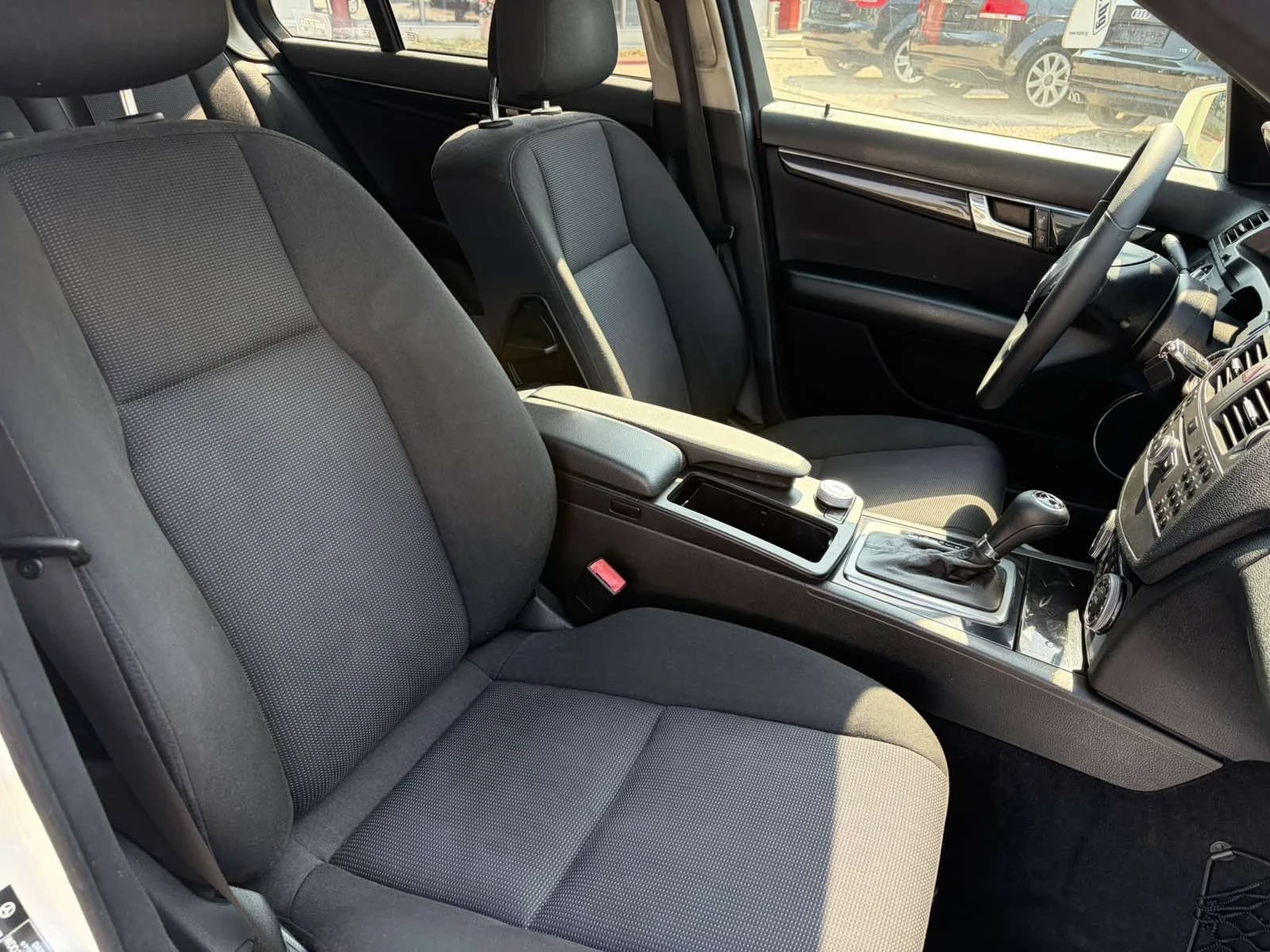 Mercedes-Benz C 200 CDi, снимка 15 - Автомобили и джипове - 55606496