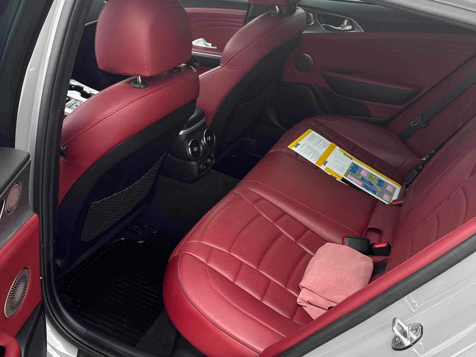 Kia Stinger * AWD * CARFAX * ЦЕНА ДО БГ, снимка 10 - Автомобили и джипове - 55804118