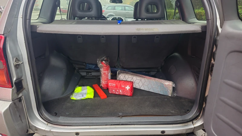 Toyota Rav4, снимка 9 - Автомобили и джипове - 53290159