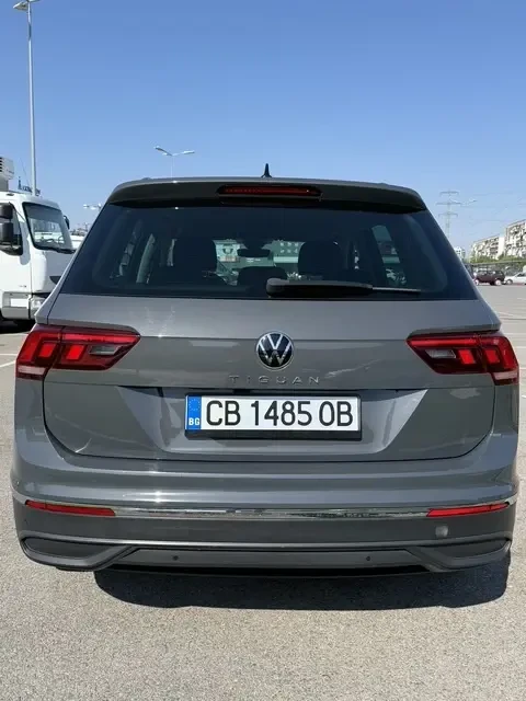 VW Tiguan Facelift, Сервизна история, Перфектен, снимка 6 - Автомобили и джипове - 56150537