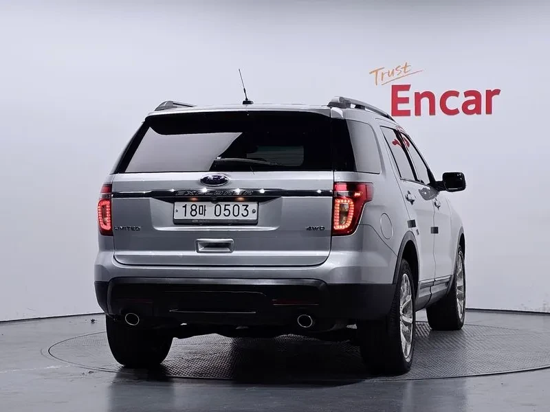 Ford Explorer 3.5 AWD - САМО 30% АВАНС, снимка 4 - Автомобили и джипове - 56368582
