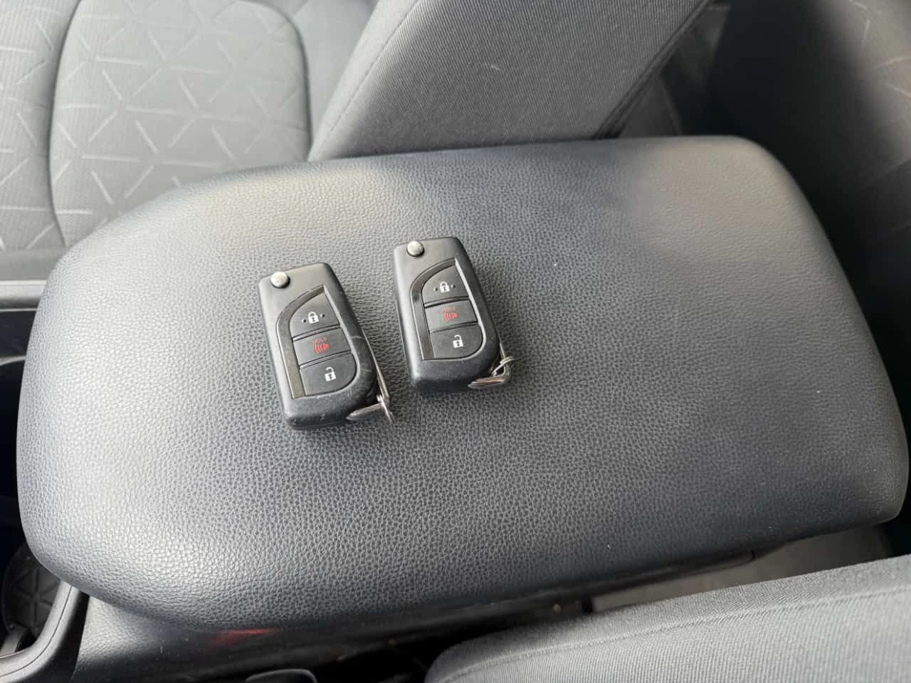 Toyota Rav4 * LE AWD * CARFAX * Подгрев * Два ключа * , снимка 15 - Автомобили и джипове - 53885485