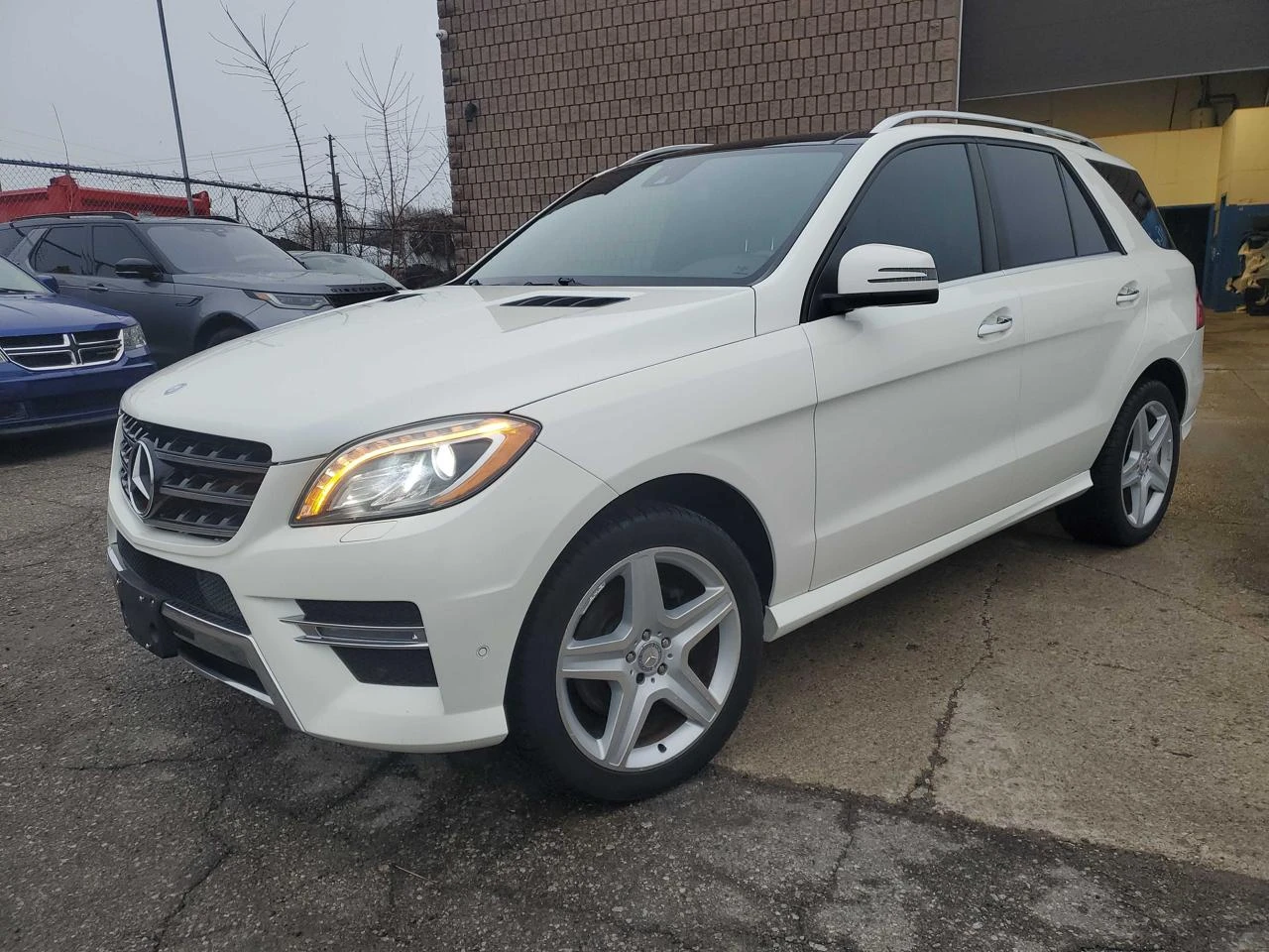 Mercedes-Benz ML 350 Bluetech* панорама* подгрев* H&K* AMG pack* Камера | Auto.bg — изображение 1