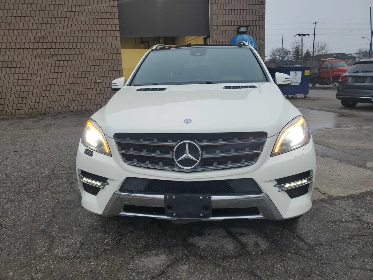 Mercedes-Benz ML 350 Bluetech* панорама* подгрев* H&K* AMG pack* Камера, снимка 6 - Автомобили и джипове - 54079366