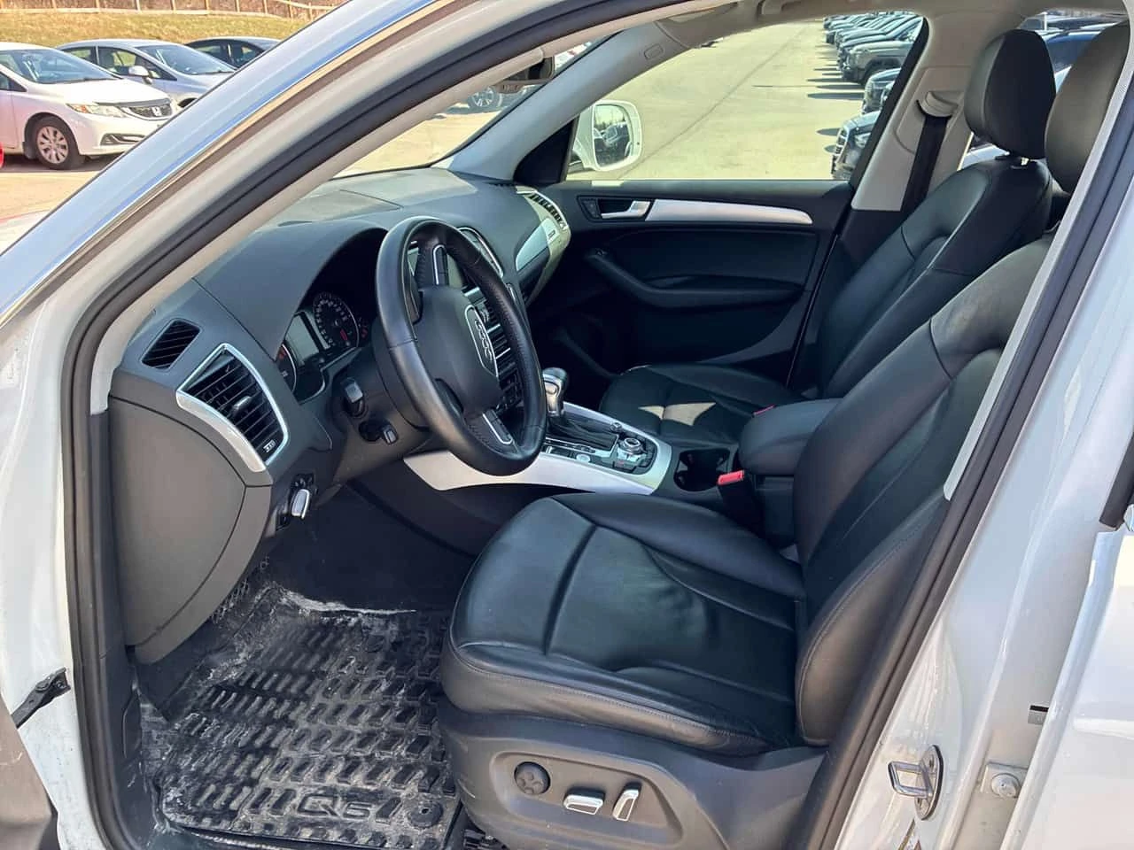 Audi Q5 * 2.0T Progressiv * CARFAX * ЦЕНА ДО БГ, снимка 6 - Автомобили и джипове - 54142957