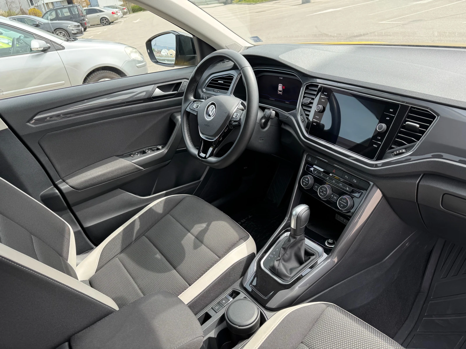 VW T-Roc, снимка 9 - Автомобили и джипове - 54221674