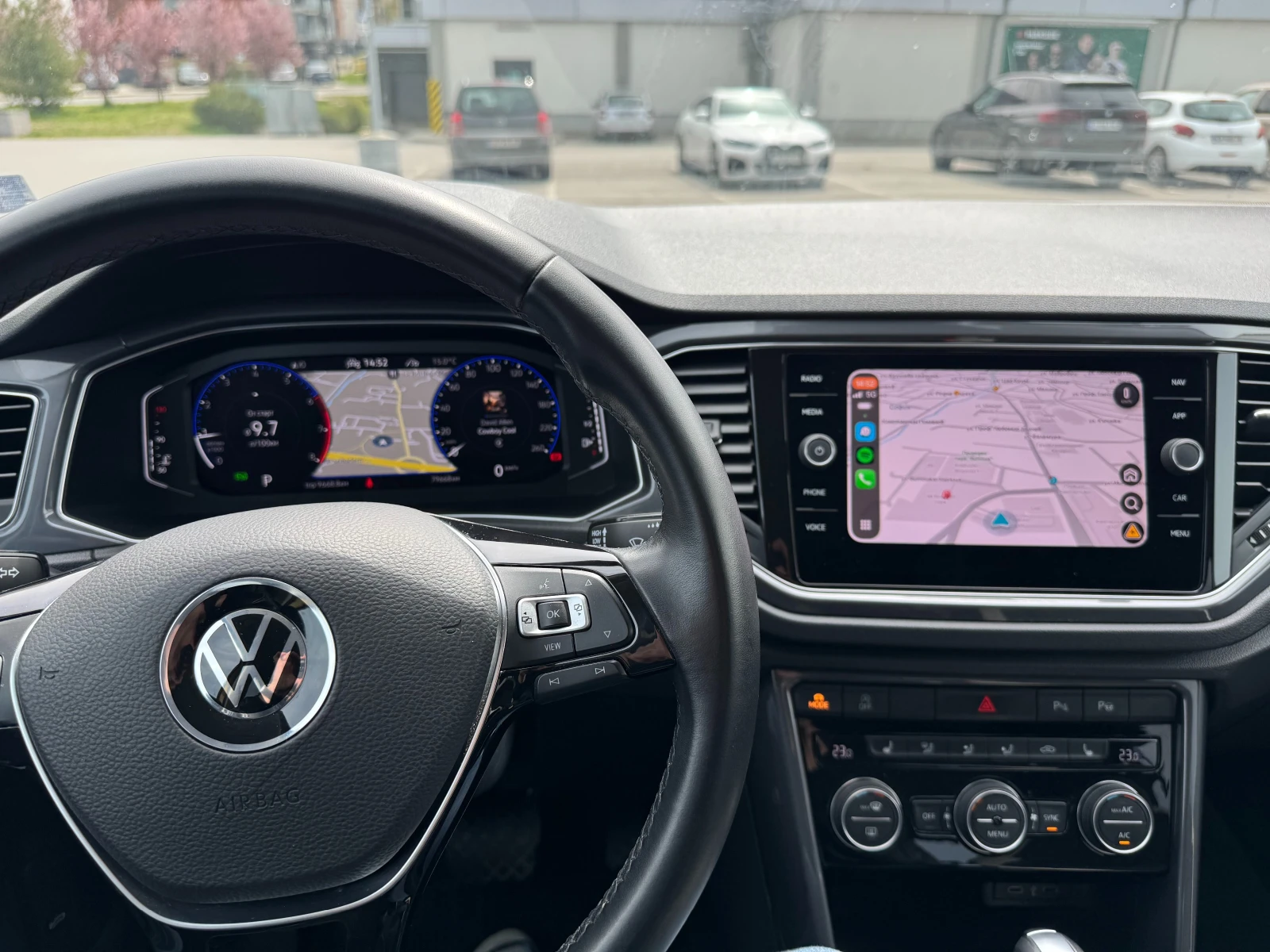 VW T-Roc, снимка 6 - Автомобили и джипове - 54221674