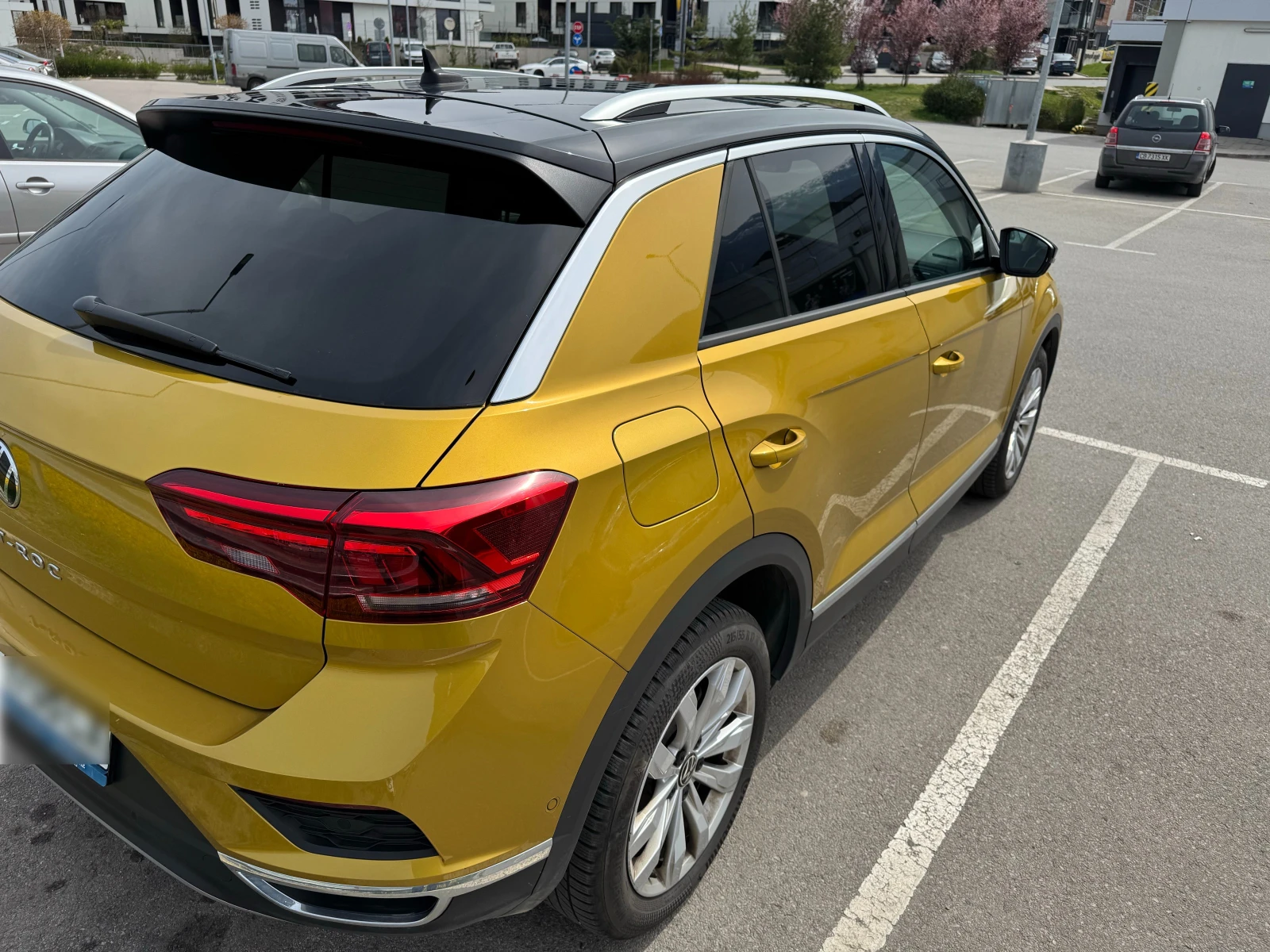 VW T-Roc, снимка 14 - Автомобили и джипове - 54221674