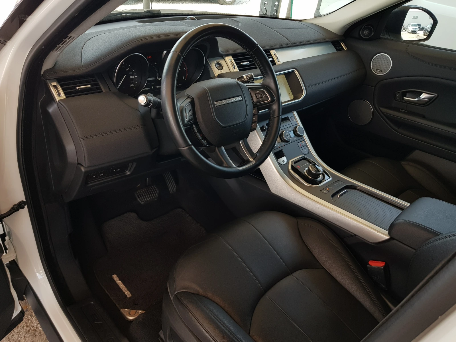Land Rover Range Rover Evoque FACELIFT/MERIDIAN/360 КАМЕРИ/БИ-КОЛОР, снимка 9 - Автомобили и джипове - 54508882