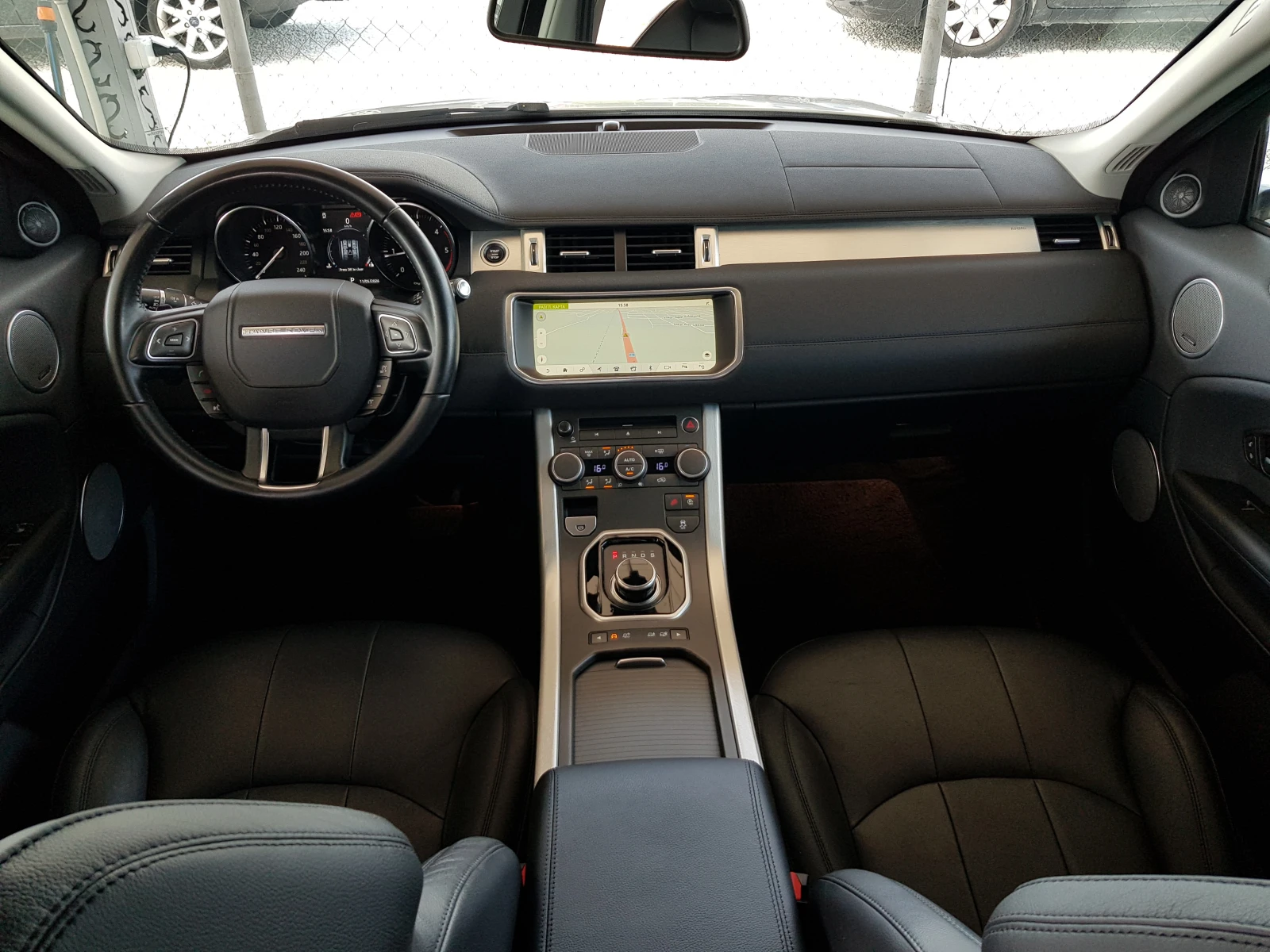 Land Rover Range Rover Evoque FACELIFT/MERIDIAN/360 КАМЕРИ/БИ-КОЛОР, снимка 10 - Автомобили и джипове - 54508882