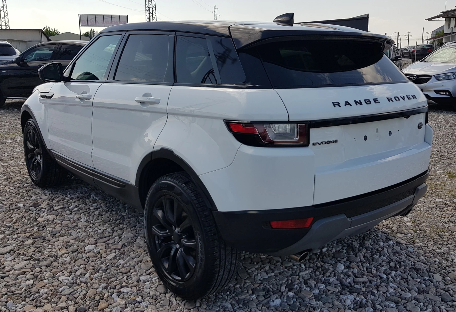 Land Rover Range Rover Evoque FACELIFT/MERIDIAN/360 КАМЕРИ/БИ-КОЛОР, снимка 7 - Автомобили и джипове - 54508882
