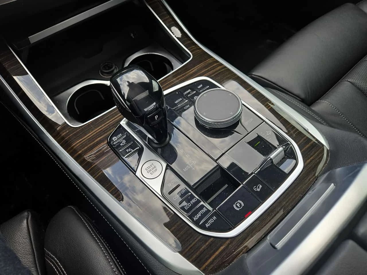 BMW X7 | DISTRONIC | 360 | ЛАЗЕРИ | HUD | , снимка 14 - Автомобили и джипове - 54611731