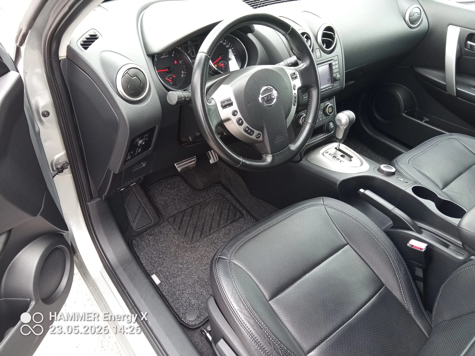 Nissan Qashqai 2.0d4x4 avtomat, снимка 7 - Автомобили и джипове - 54665351