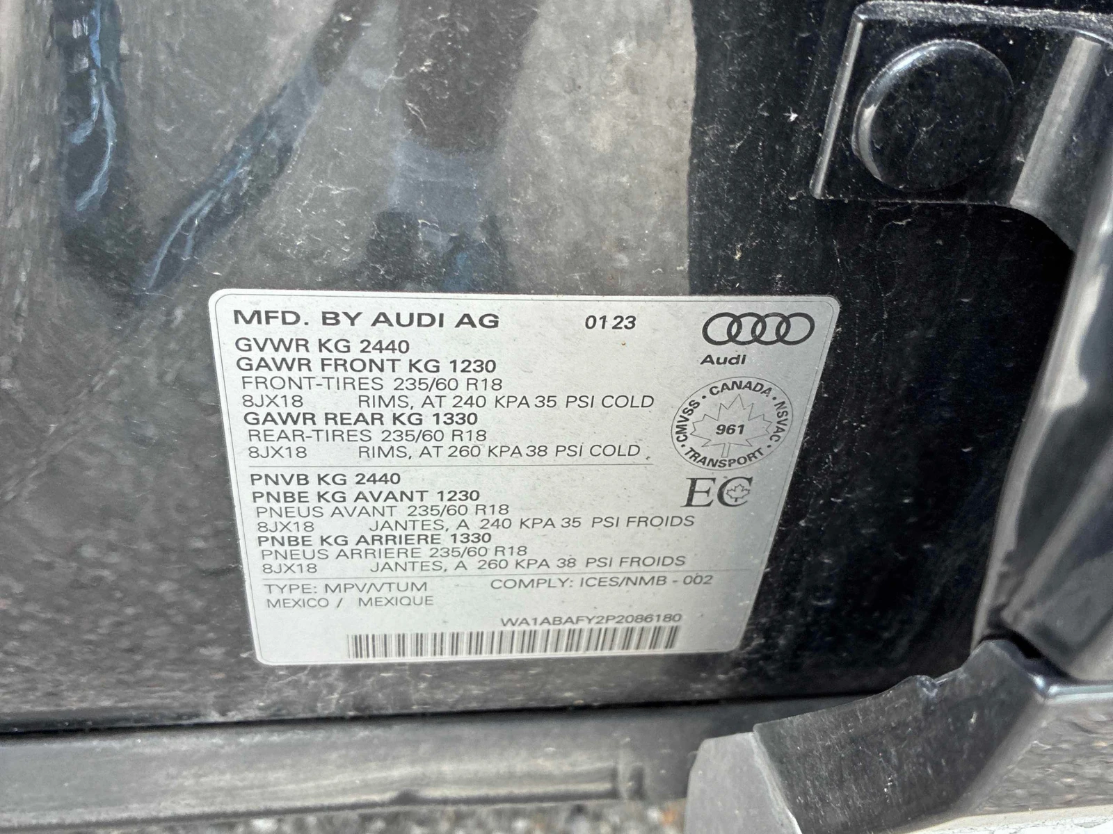 Audi Q5  Komfort / DISTRONIC / CARFAX / АВТОКРЕДИТ , снимка 11 - Автомобили и джипове - 55948437