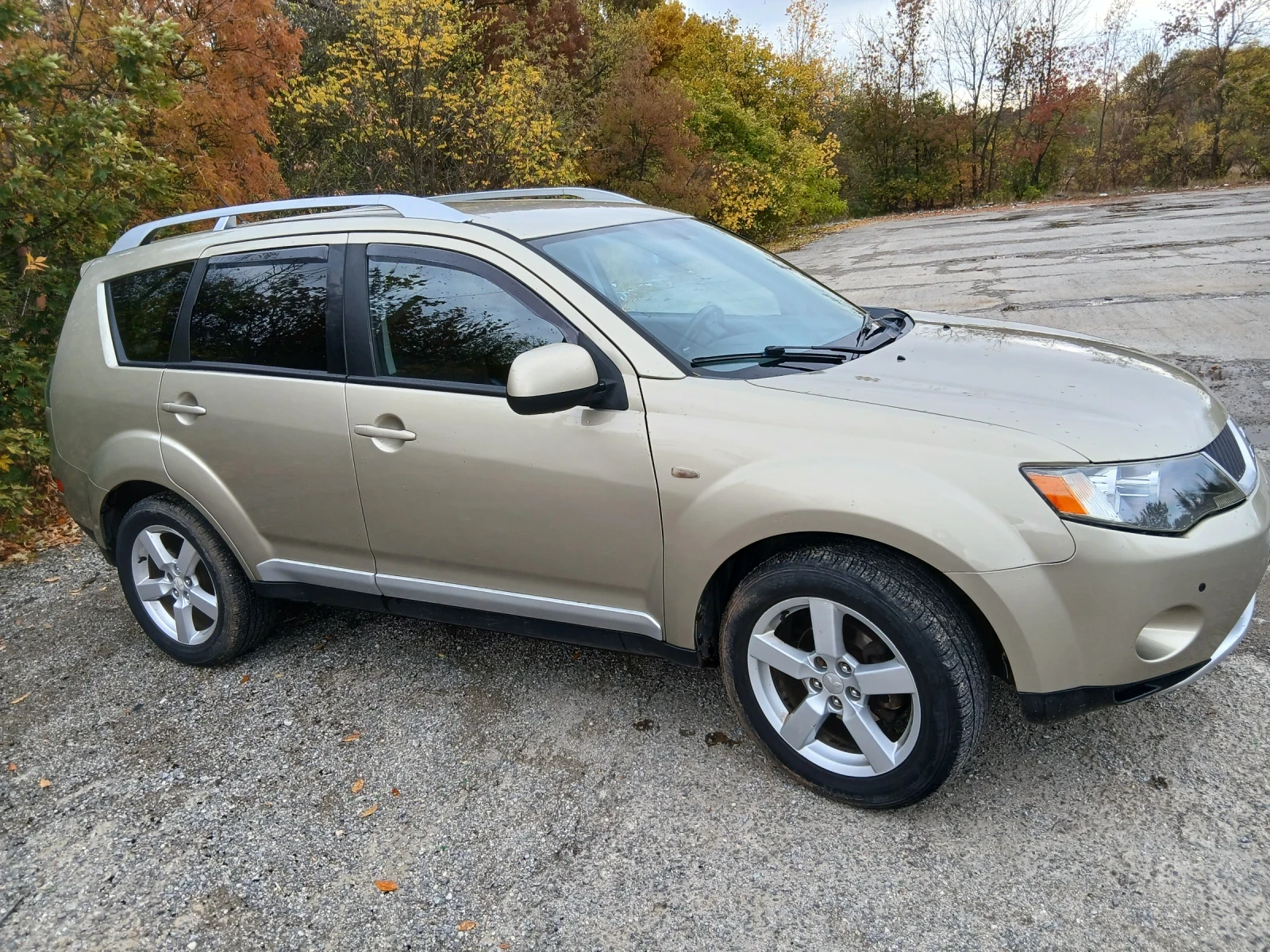 Mitsubishi Outlander, снимка 4 - Автомобили и джипове - 56581159