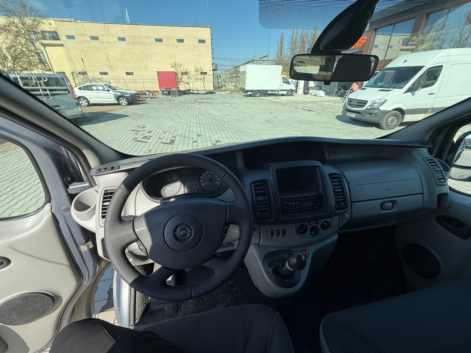 Opel Vivaro 2.0* 115КС* КЛИМАТИК* ТЕМПОМАТ*  - изображение 7