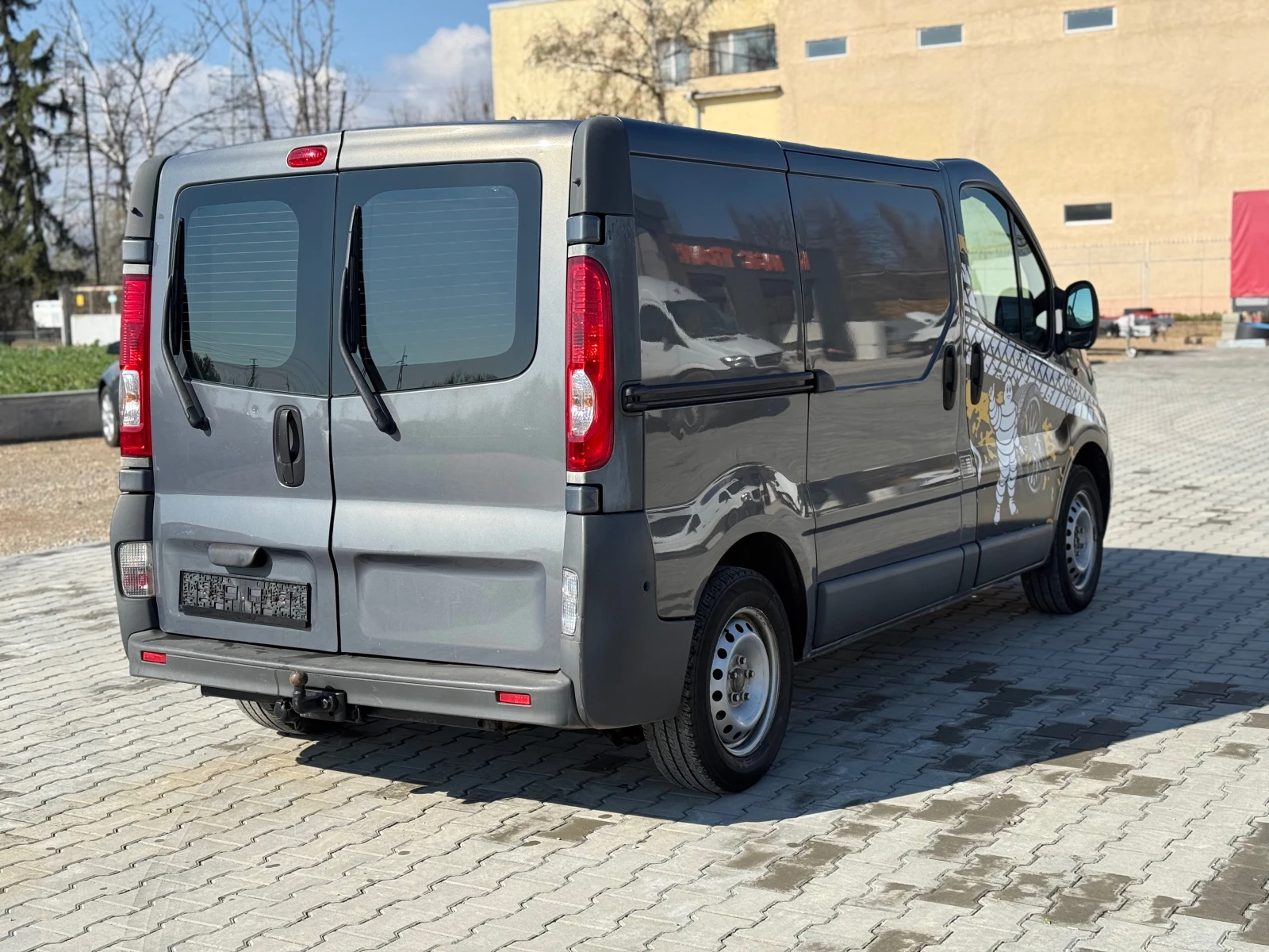 Opel Vivaro 2.0* 115КС* КЛИМАТИК* ТЕМПОМАТ*  - изображение 4