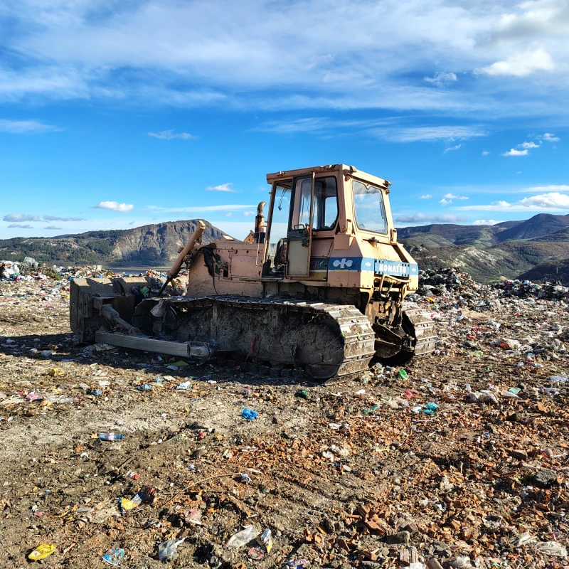 Булдозер Komatsu D65, снимка 2 - Индустриална техника - 52554514