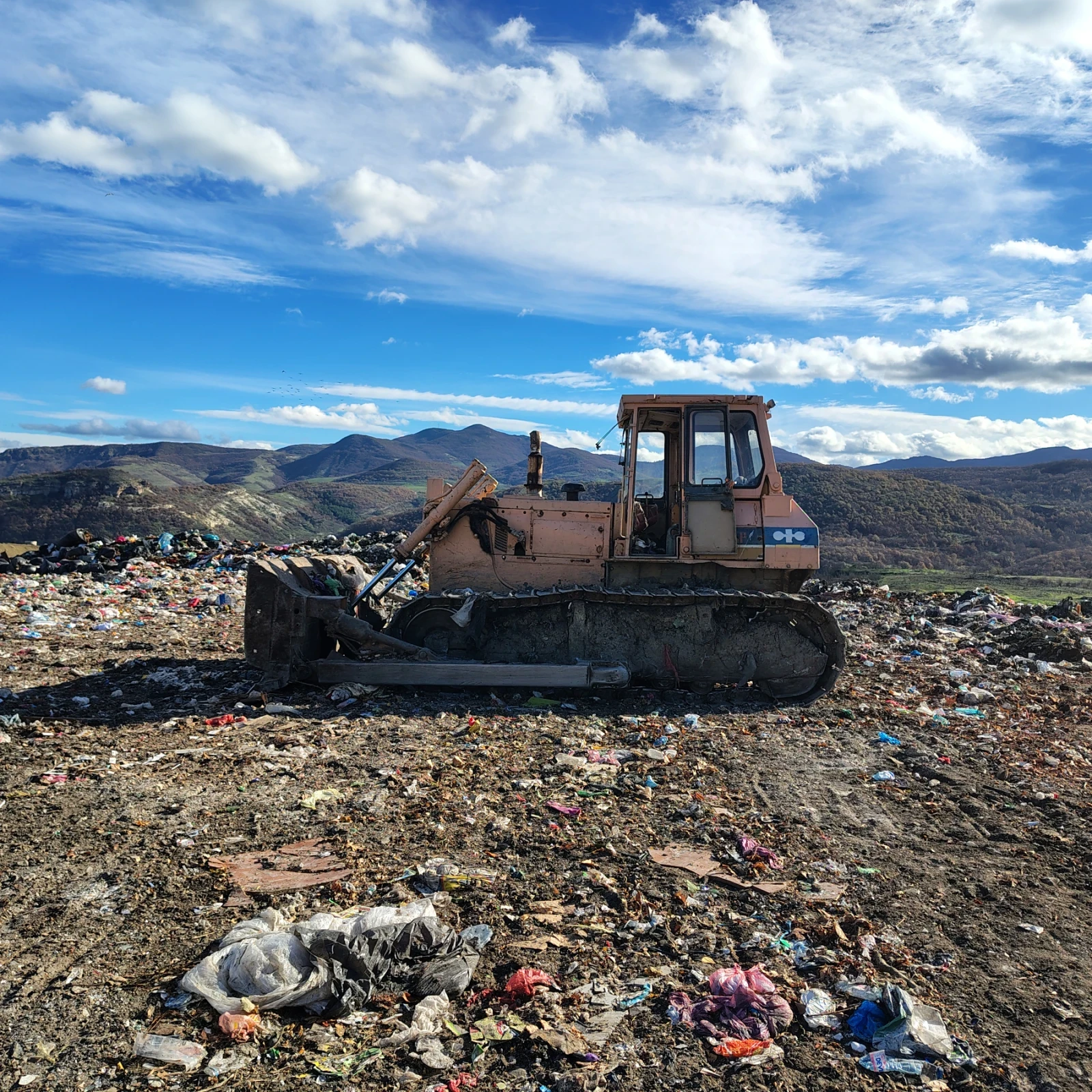 Булдозер Komatsu D65 - изображение 5