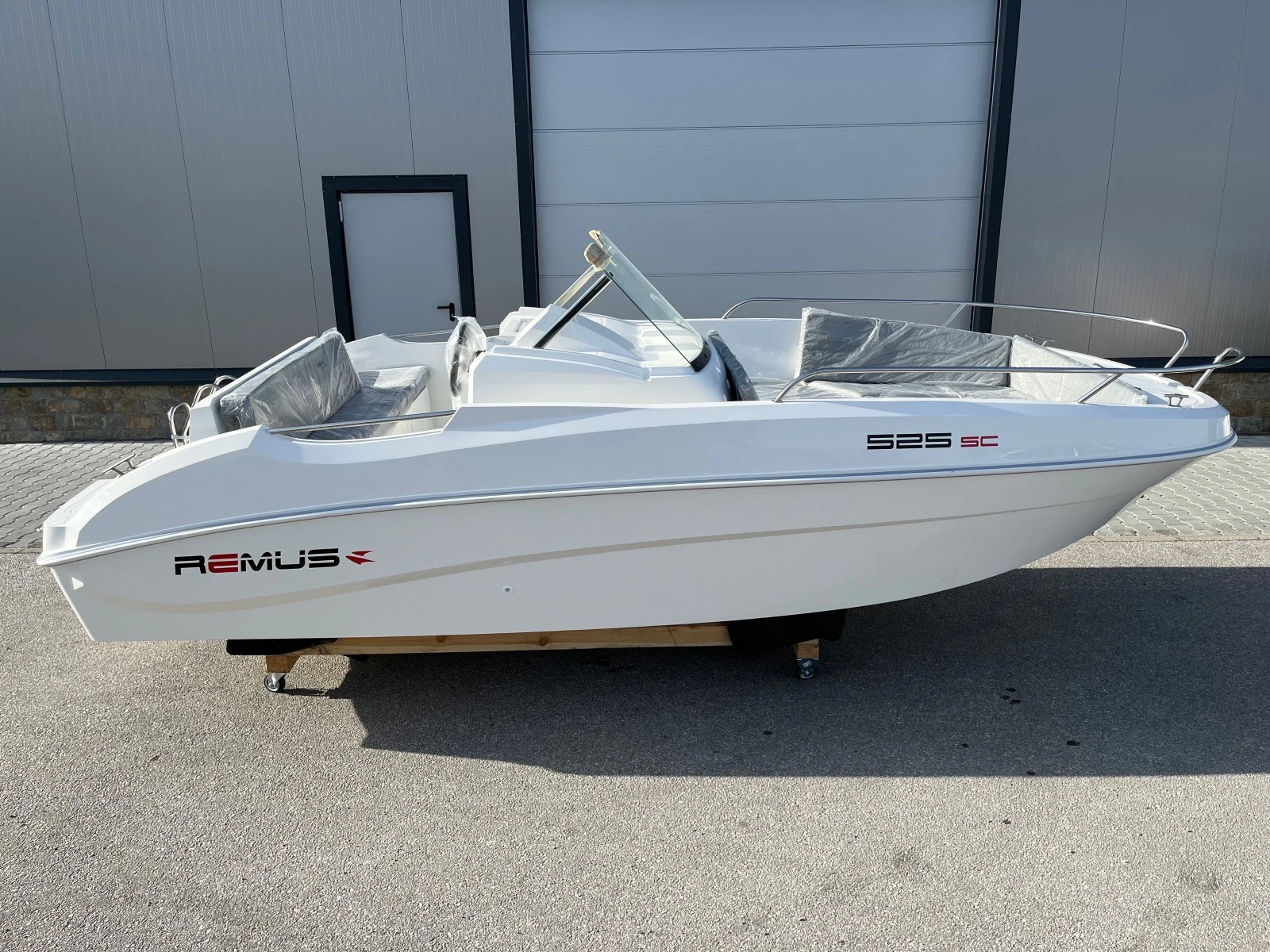 Лодка Remus 525 SC Open - изображение 3