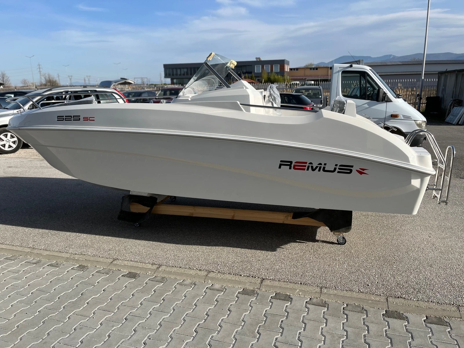 Лодка Remus 525 SC Open - изображение 2