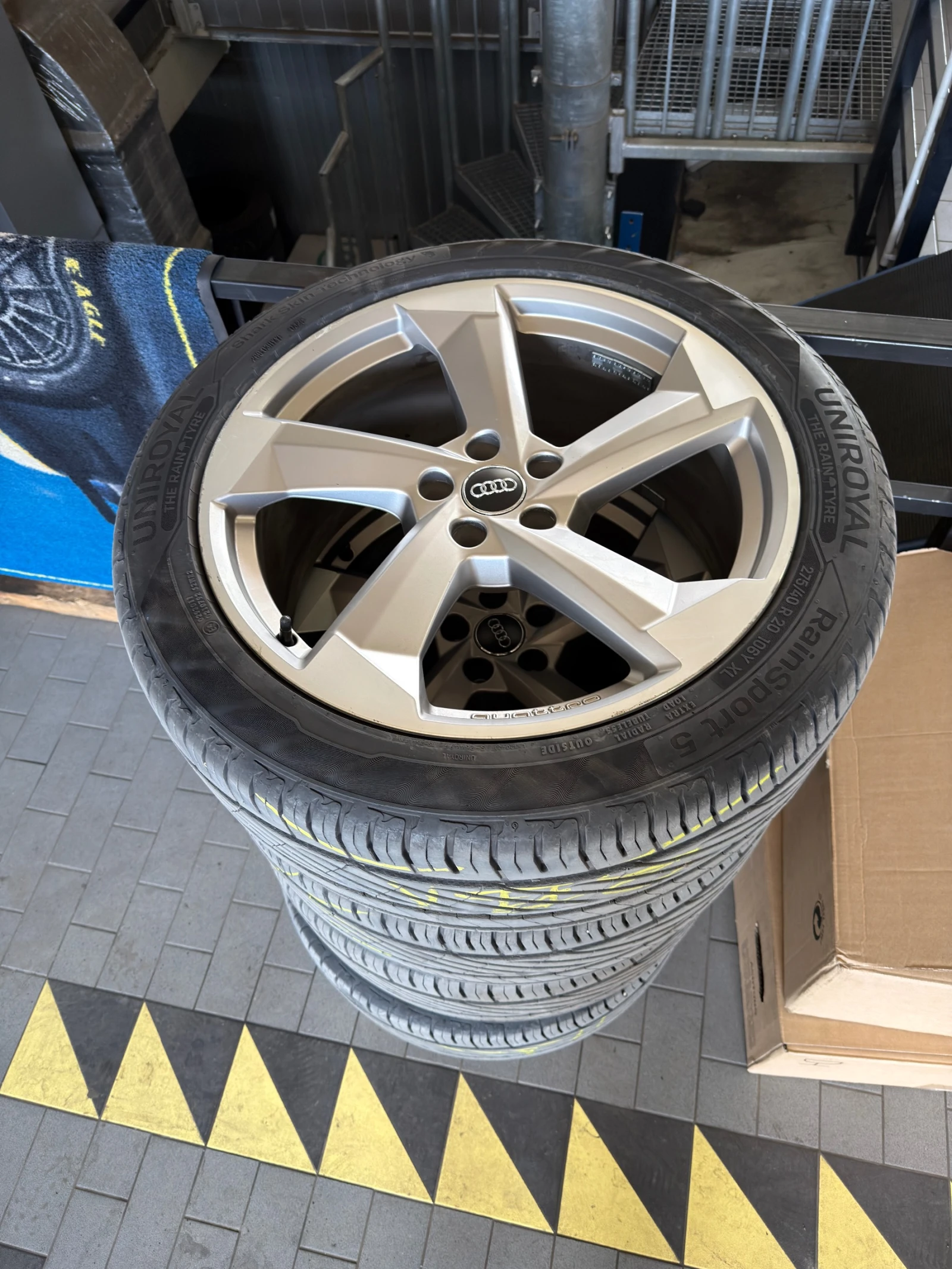 Гуми с джанти Uniroyal 275/40R20
