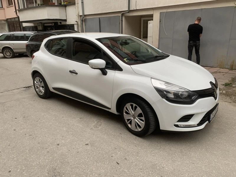 Renault Clio, снимка 2 - Автомобили и джипове - 48664996