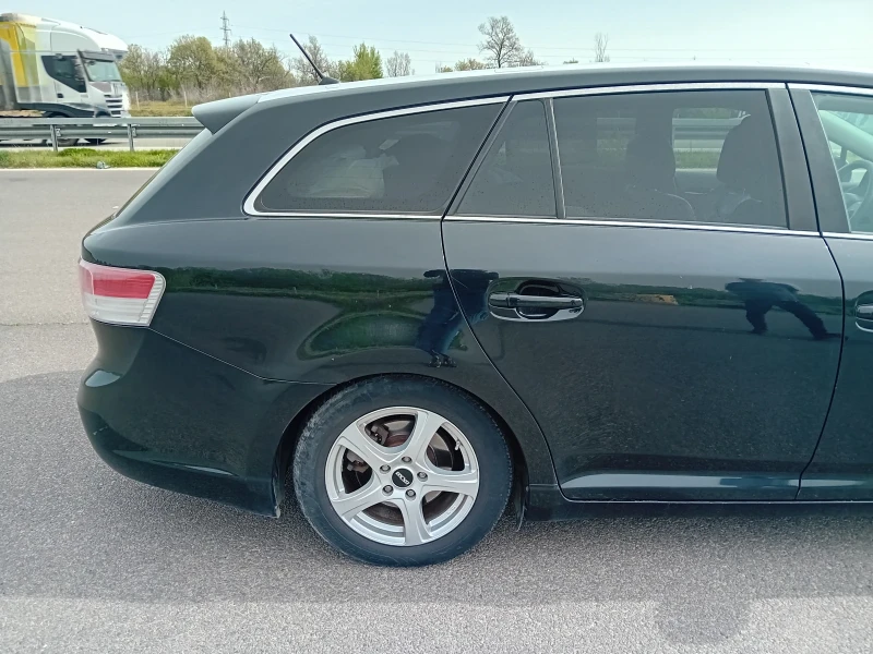 Toyota Avensis, снимка 5 - Автомобили и джипове - 52556730