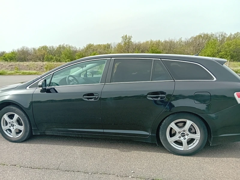 Toyota Avensis, снимка 3 - Автомобили и джипове - 52556730